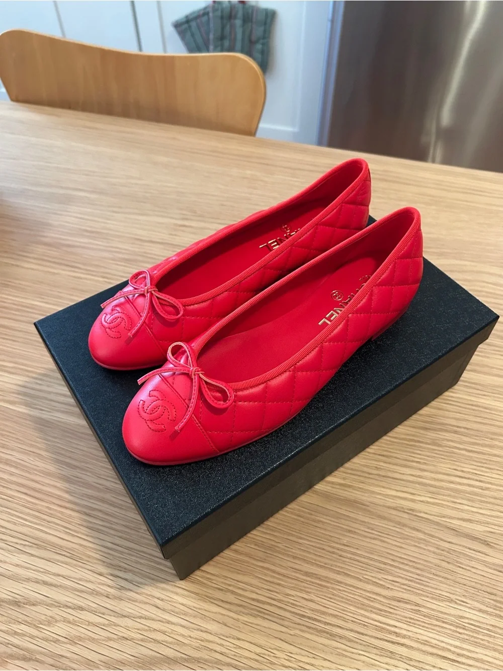 CHANEL 26B Red Quilted Lambskin Ballet Flats 39 New In Box